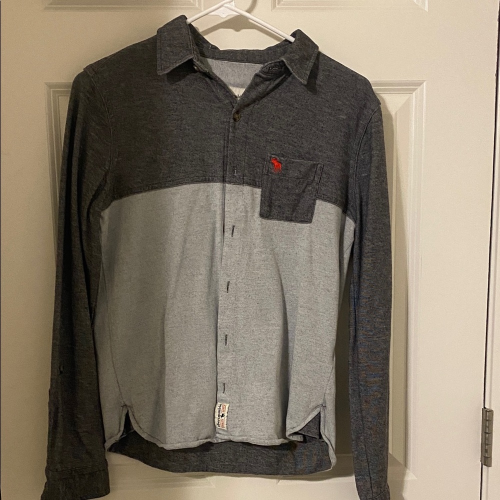kids Abercrombie Gray and Dark Gray Shirt